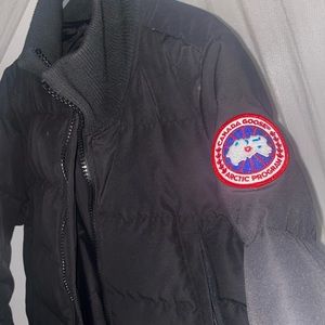 CANADA GOOSE BLACK JACKET